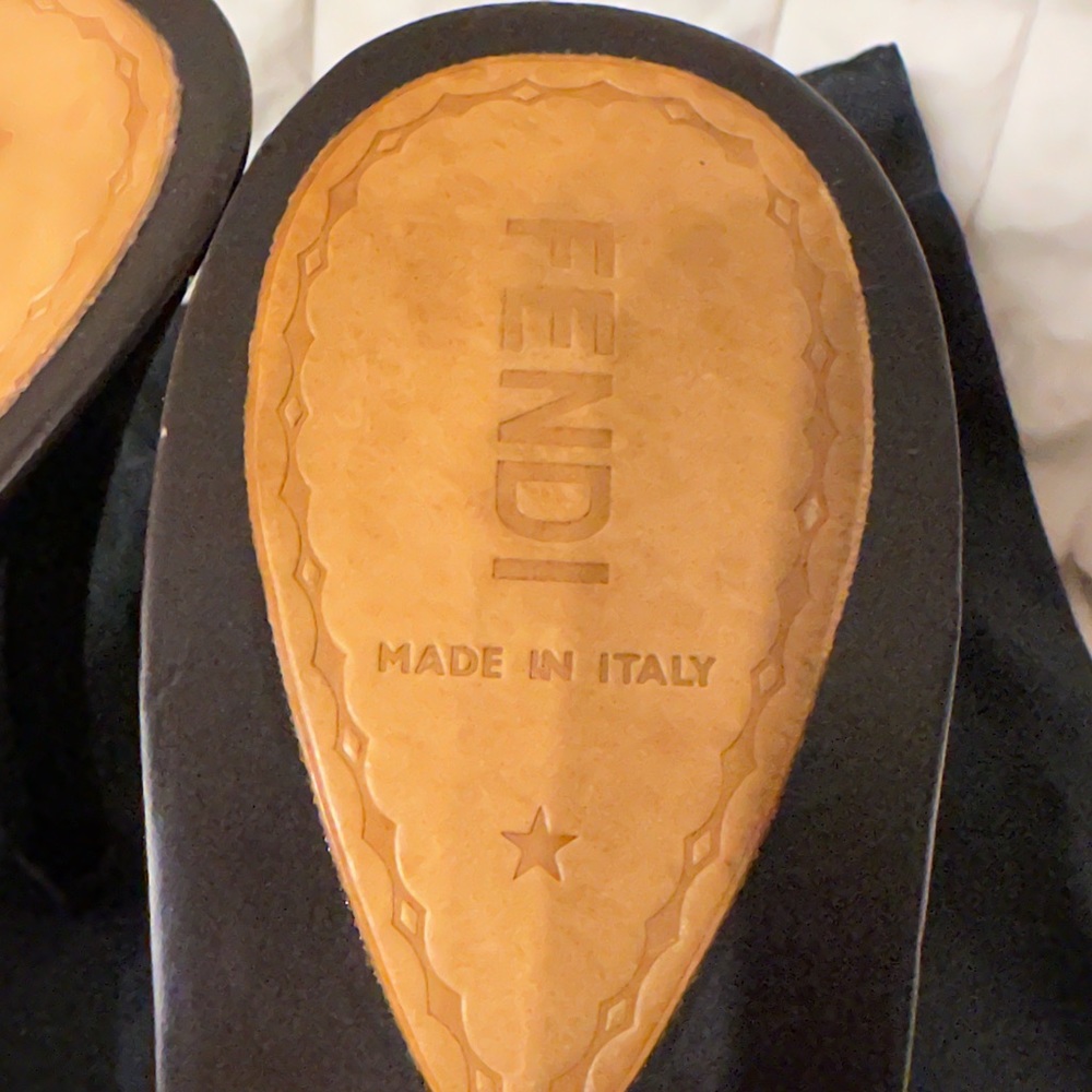 Fendi Pumps with Leather Upper and Man Made Sole. Made in Italy size EU 40 US 9 - Picture 4 of 6